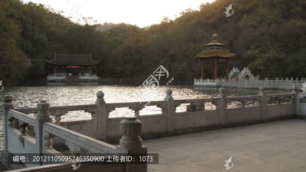 秀湖夕照
