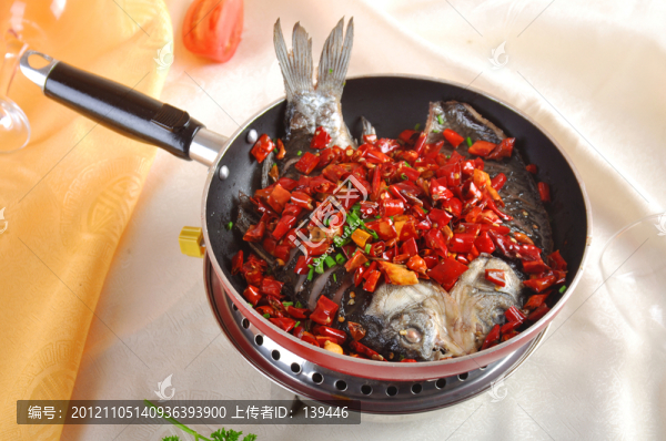 平鍋鯽魚
