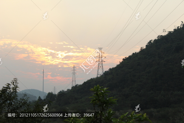 高壓線鐵架