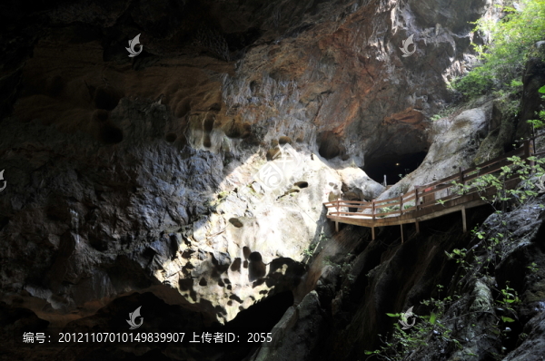 清遠景點,金雞巖