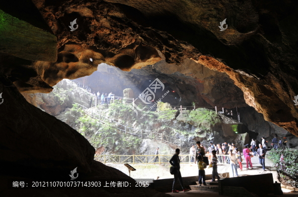 清遠景點,金雞巖
