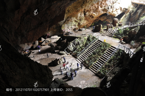 清遠(yuǎn)景點(diǎn),金雞巖
