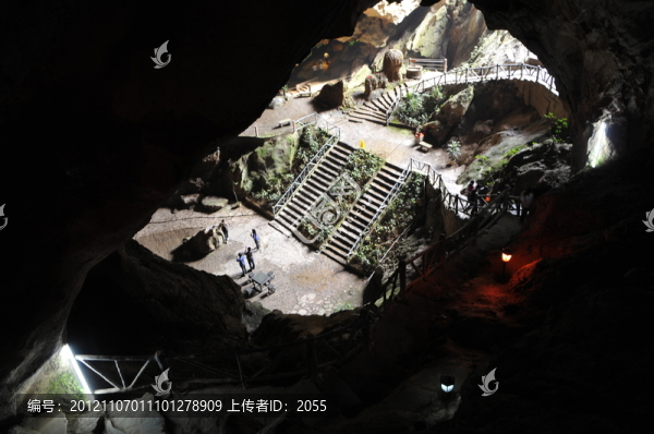 清遠(yuǎn)景點(diǎn),金雞巖
