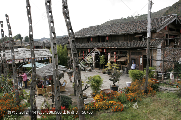 束河古鎮(zhèn),木質(zhì)結(jié)構(gòu)民居