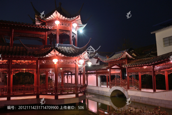 閣樓夜景