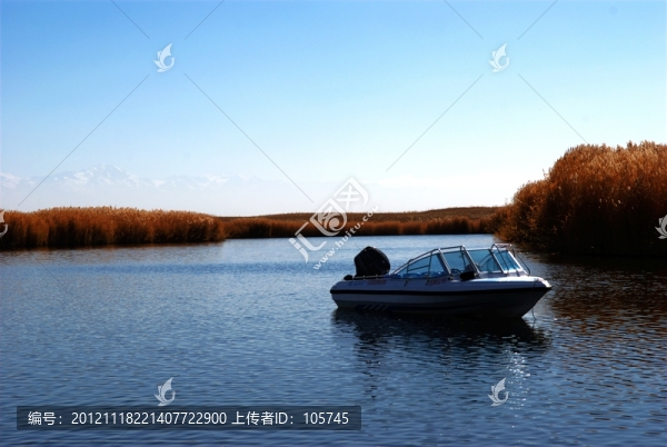 龍湖秋色