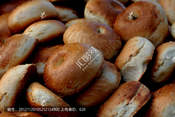 馕