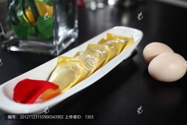 雞蛋餃子