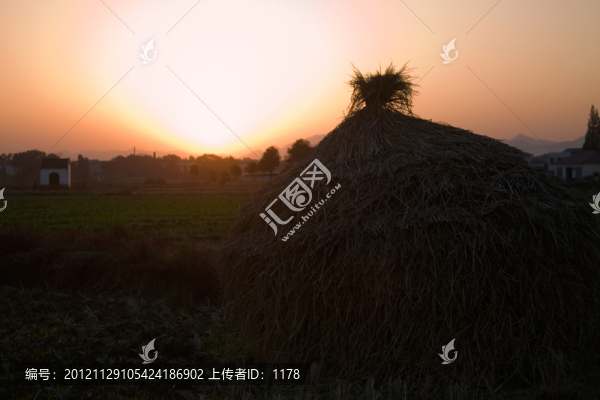 稻草堆