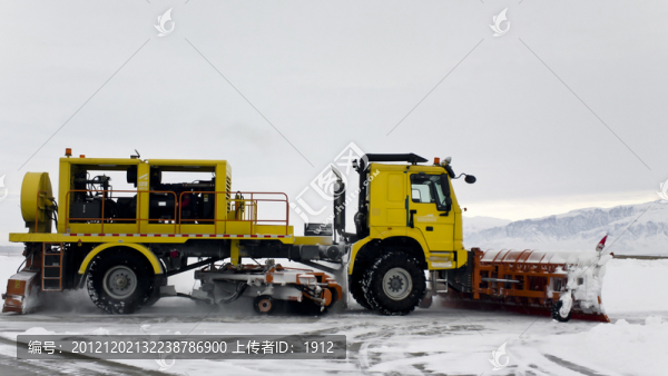 推雪車