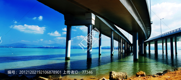 深圳灣大橋,藍調(diào)