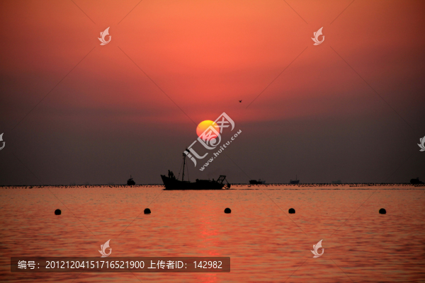 海上日出