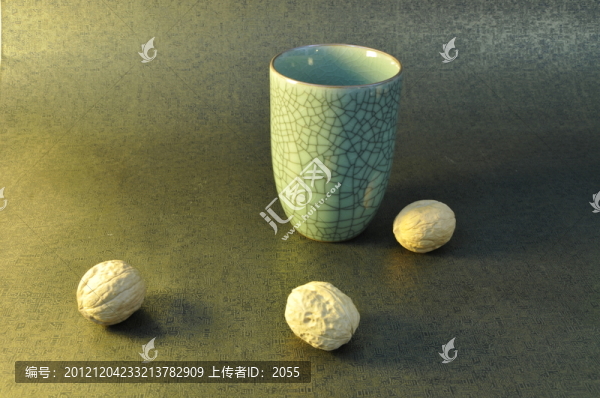 核桃,龍泉瓷杯