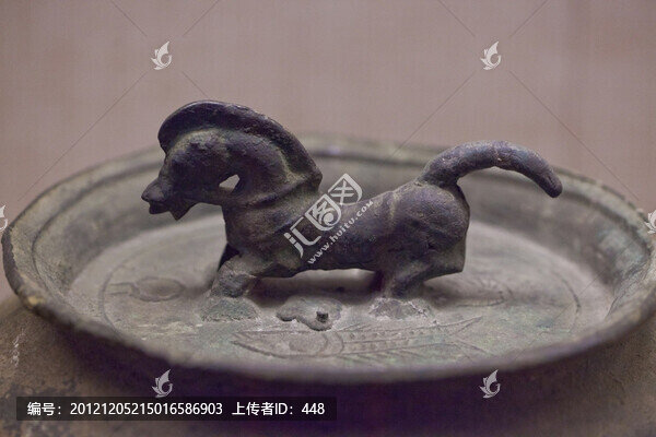 錞于馬鈕