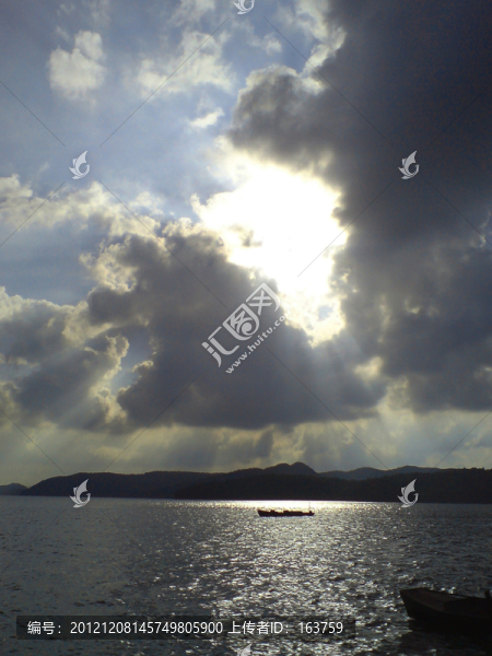 夕照玉龍湖
