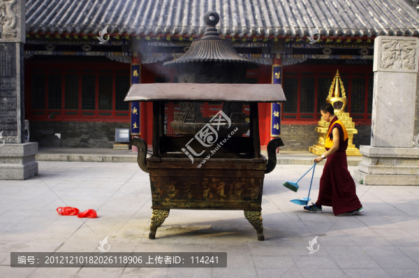 香爐和喇嘛