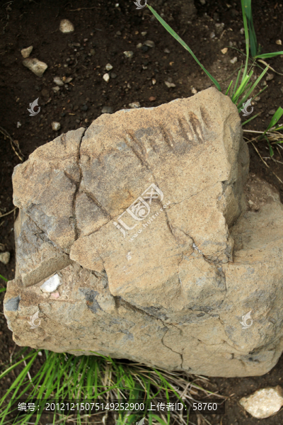 金界壕遺址,人工刻痕的石塊