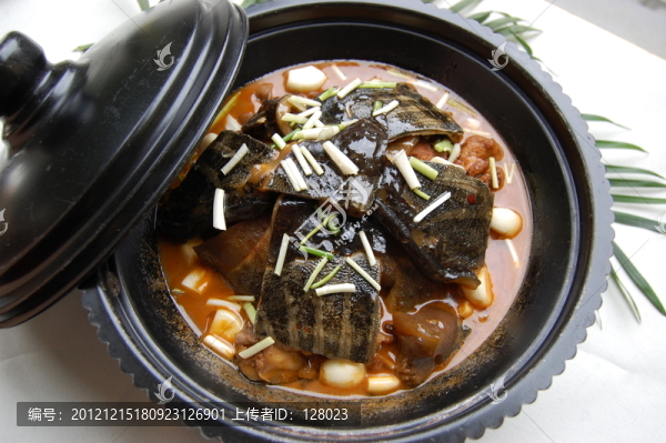 甲魚(yú)雞煲