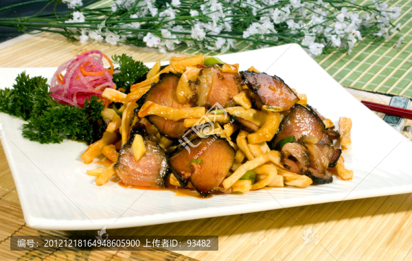 菌干炒臘肉