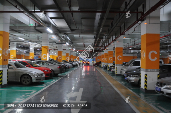 地下停車場