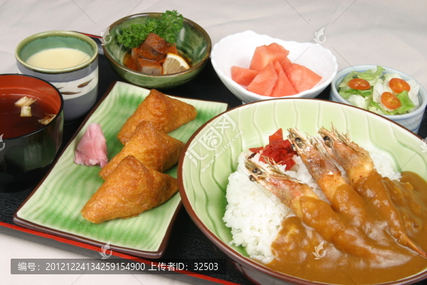 炸蝦咖喱飯付皮壽司套餐