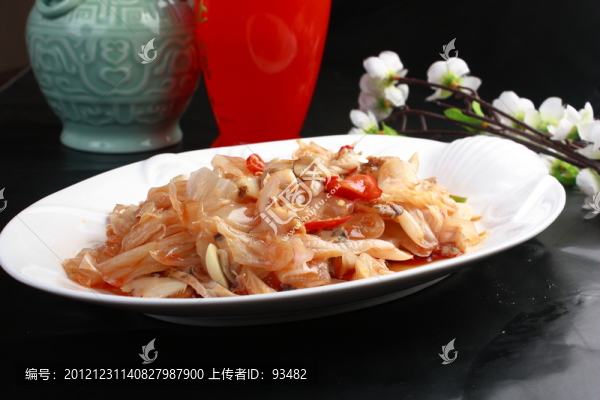 酸菜心拌海螺