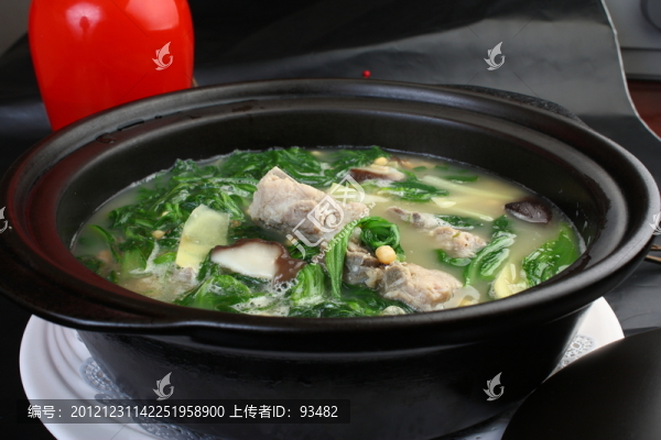 咸豬骨煲芥菜葉