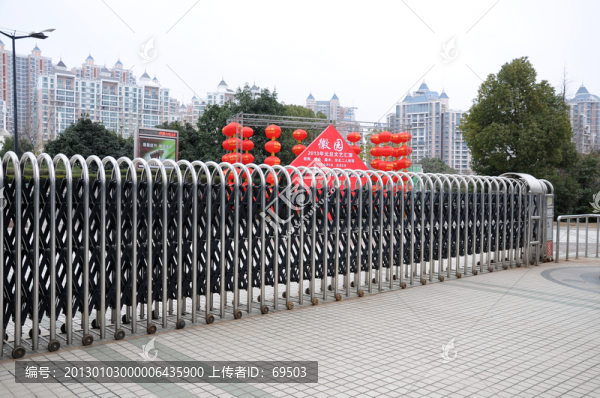 不銹鋼伸縮門