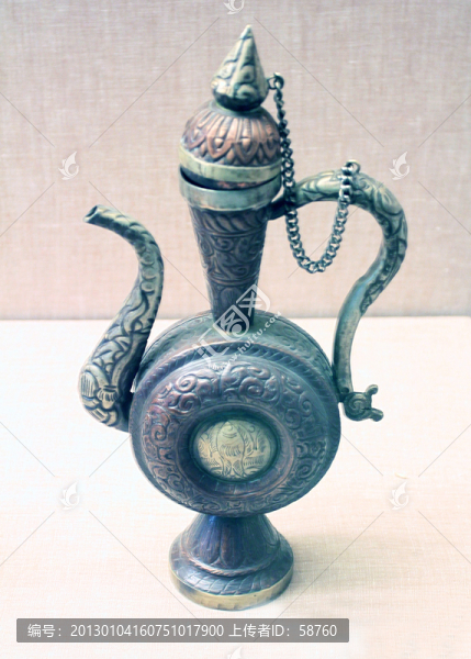 執(zhí)壺,蒙古族