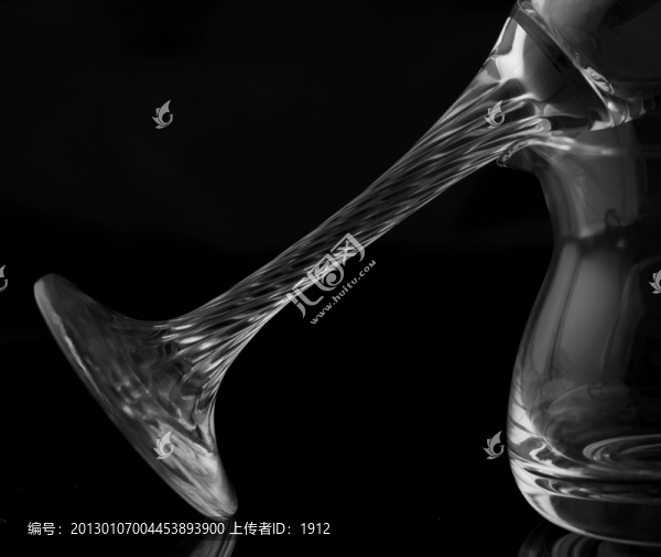 玻璃杯