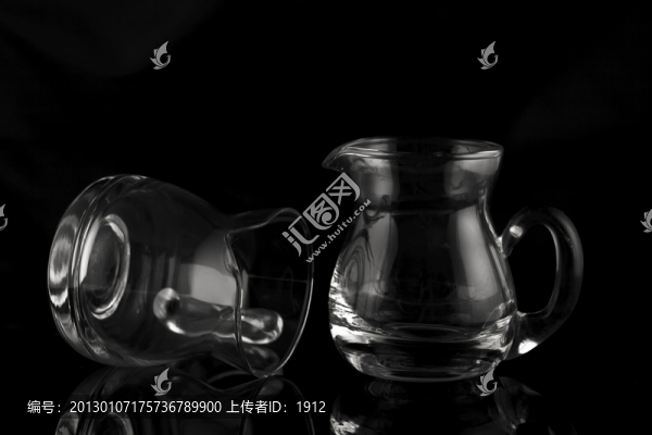 玻璃杯