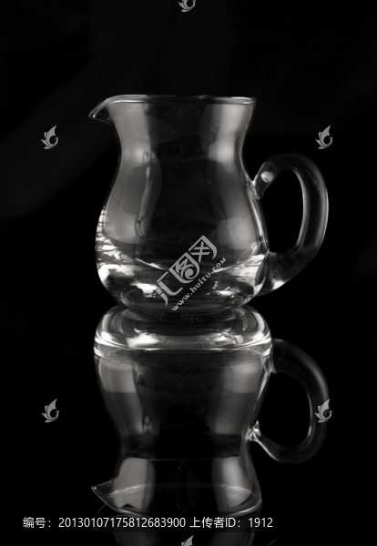 玻璃杯