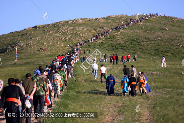 寶格德烏拉山,祭敖包