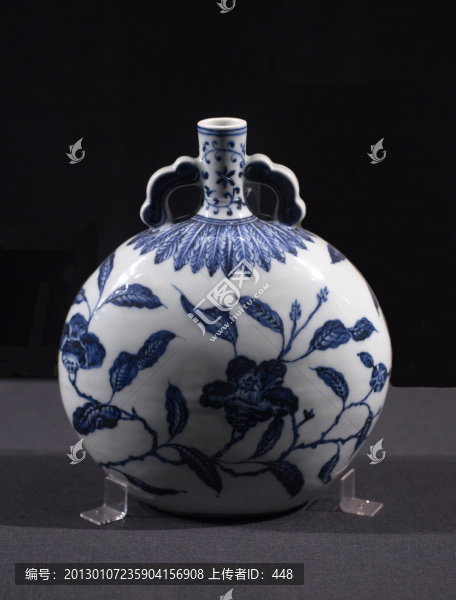 青花折枝茶花紋如意耳扁壺
