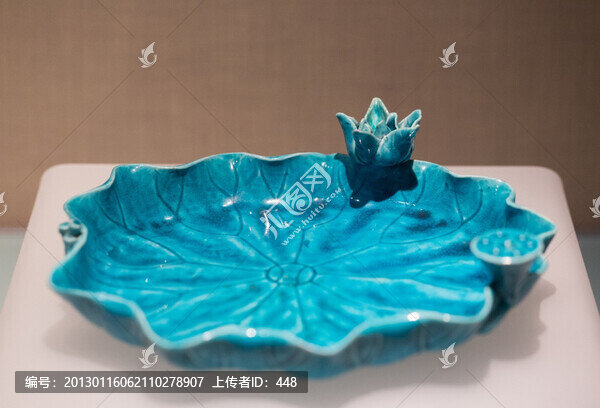 孔雀綠釉荷葉式洗