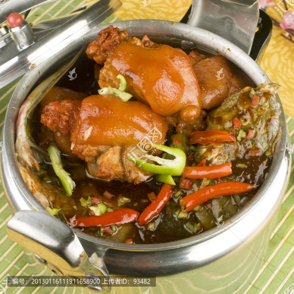壓鍋鯉魚肘骨