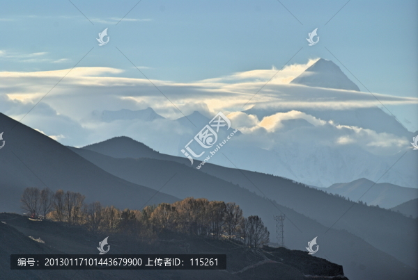 貢嘎雪山