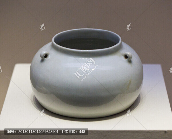 明代甜白釉暗花三系罐