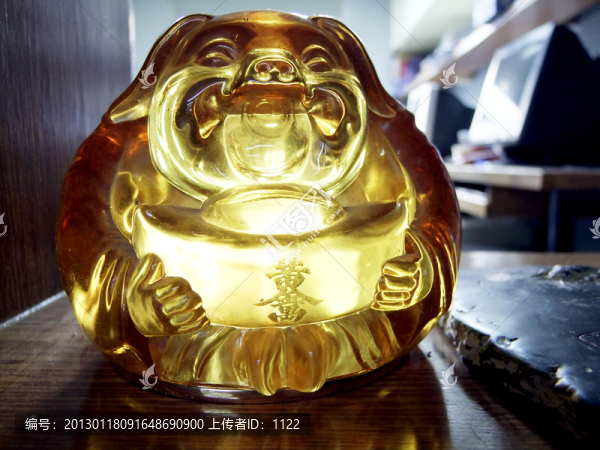 琉璃,黃金萬(wàn)兩,豬