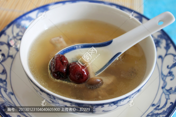 排骨蟹味菇湯
