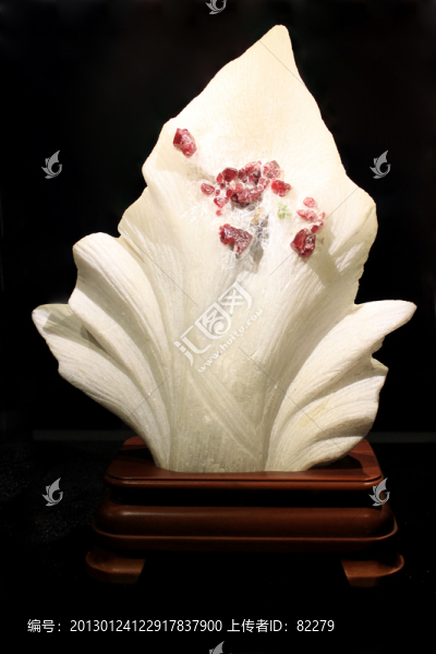 尖晶石原石