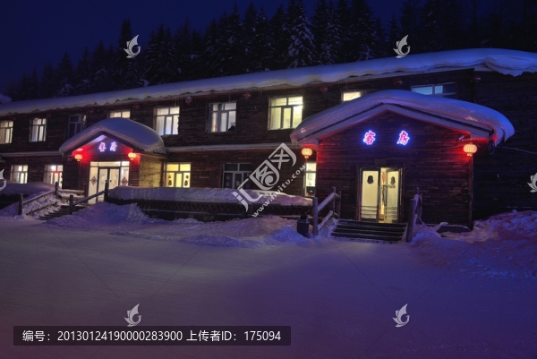 雪鄉(xiāng)夜景