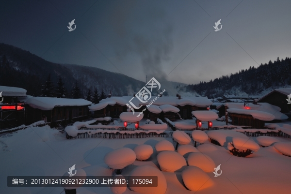 雪鄉(xiāng)夜景