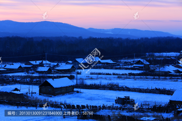 邊塞雪村夜色美