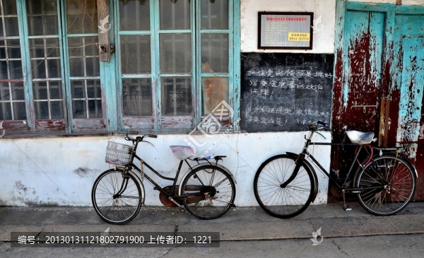 古鎮(zhèn)上的自行車(chē)