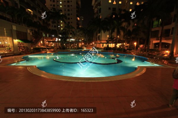 游泳池