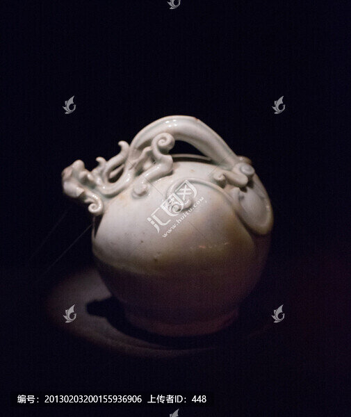 景德鎮(zhèn)窯青白釉倒流壺