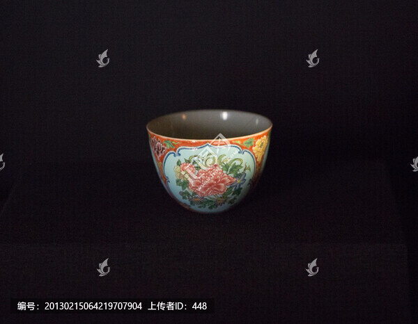 紅地開光琺瑯彩牡丹紋杯