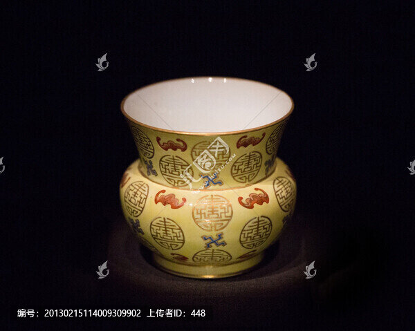 黃地紅蝠金彩團(tuán)壽字渣斗