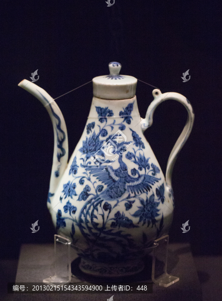 景德鎮(zhèn)窯青花鳳穿牡丹紋執(zhí)壺